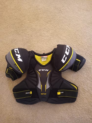 Used CCM Tacks 9040 Shoulder Pads SR M