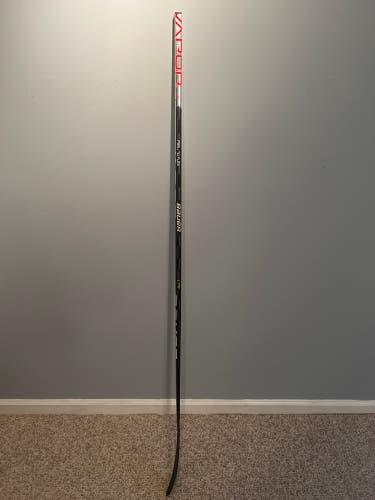 Senior Left Hand P28 Vapor Hyperlite Hockey Stick