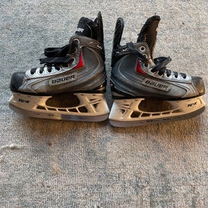 Used Bauer Regular Width Size 11 Vapor X60 Hockey Skates