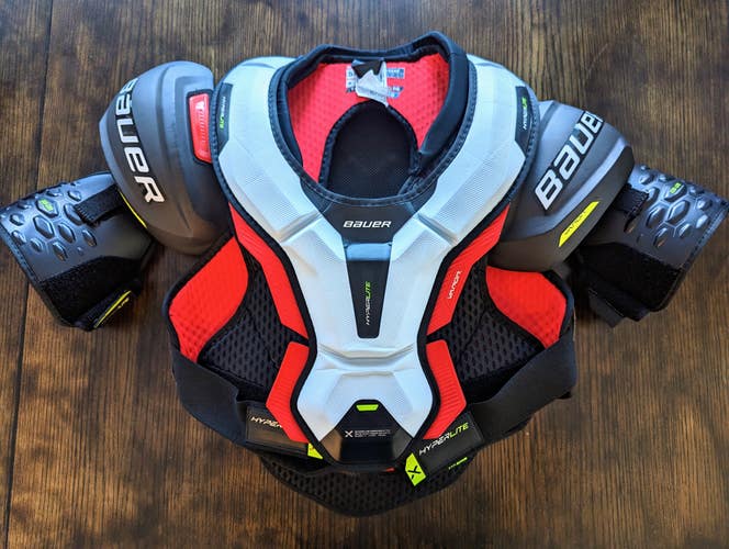 Bauer Vapor Hyperlite Shoulder Pads