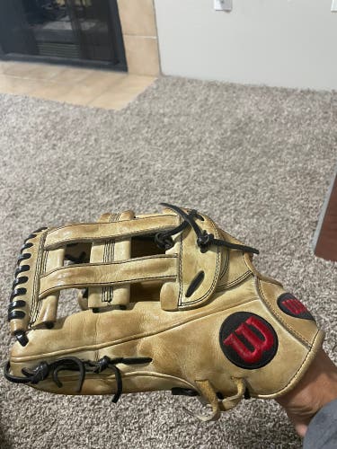 Outfield 12.75" A2000 Baseball Glove