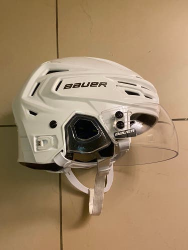 Bauer Hockey Re Akt 150 Medium Helmet with Visor