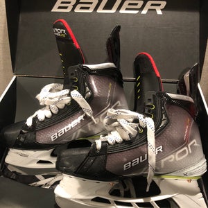 Bauer Vapor Hyperlite Ice Hockey Skates Senior Size 7 Fit 3