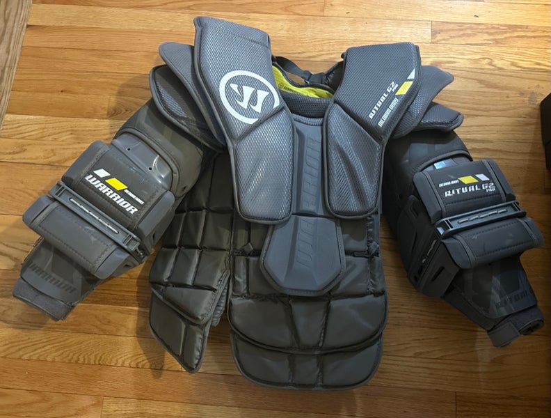 Used Medium Warrior Ritual G2 PRO Goalie Chest Protector Pro Stock
