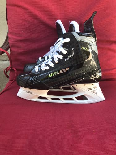 Bauer Pro Stock Size 9.5 Supreme Mach Hockey Skates