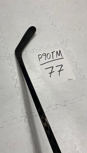 Senior(1x)Right P90TM 77 Flex PROBLACKSTOC Pro Stock Hockey Stick