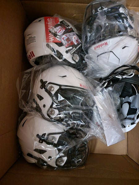 Youth New Medium Riddell SpeedFlex Helmet | SidelineSwap | Buy and Sell ...