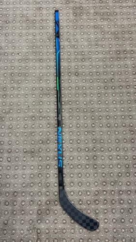 New Junior Bauer Right Handed Nexus Geo Hockey Stick P92