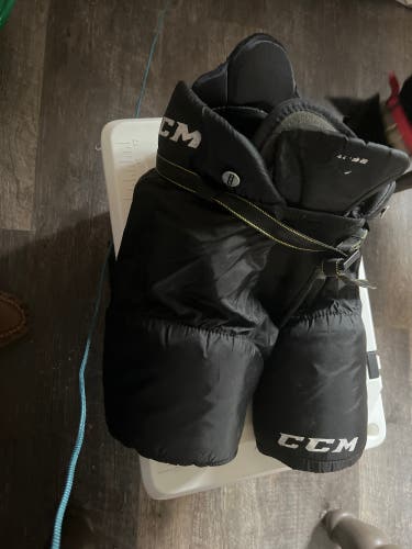 Youth Large CCM Tacks 3092 Hockey Pants
