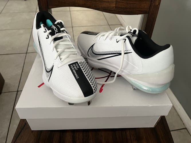 White Adult Metal Low Top Trout