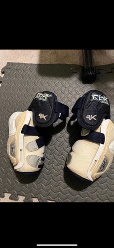 Large Reebok  9K Elbow Pads