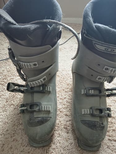 Men's Used Salomon Performa Ski Boots