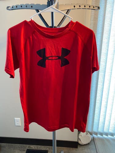 Under Armour Youth XL T-Shirt