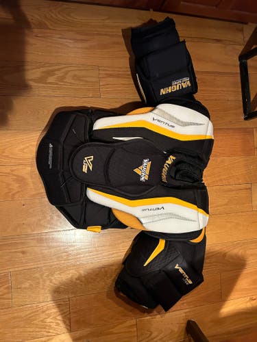 Used Small Vaughn Ventus LT98 Goalie Chest Protector Pro Stock size S