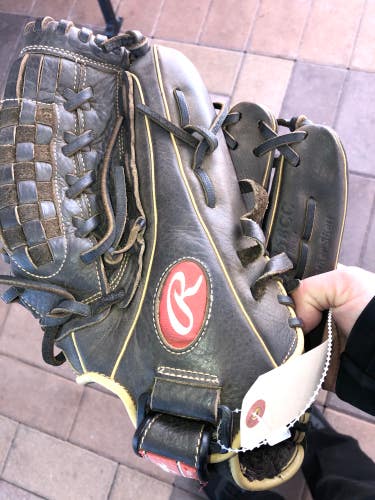 Used Rawlings Shutout Right Hand Throw Softball Glove 12.5"
