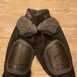 Adult Small Nike