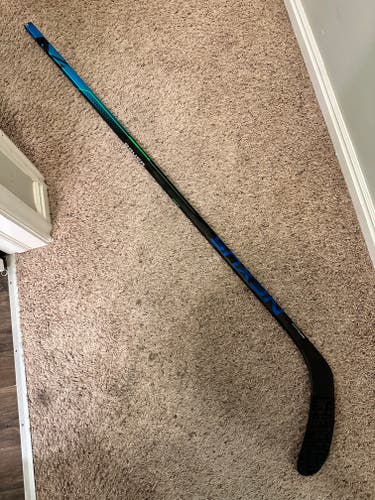 Senior Used Left Hand Bauer Nexus Geo Hockey Stick P28