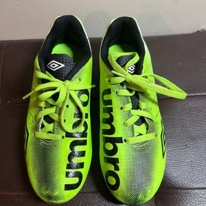 Umbro Soccer Cleats Size 2