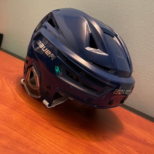 New Medium Bauer  Re-Akt 150 Helmet