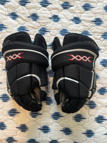 Used Bauer Vapor XXX Gloves 15" Pro Stock