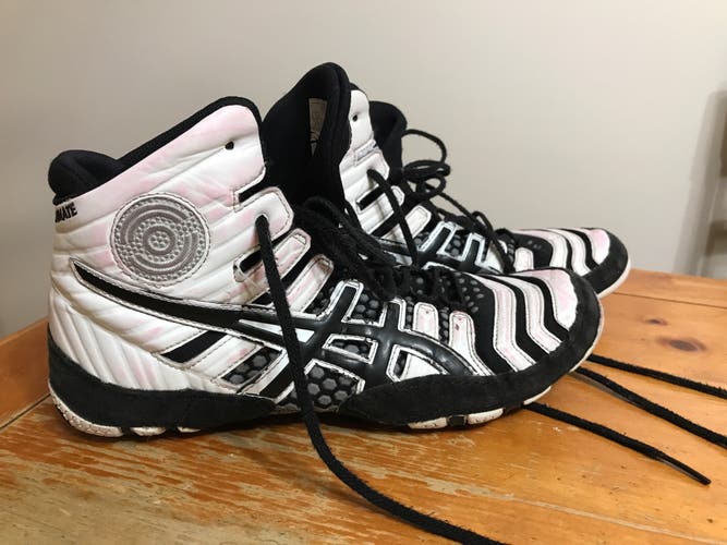 Used Asics  Wrestling Shoes