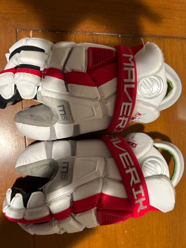 Maverick M5 goalie gloves
