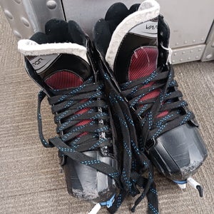Senior Used Bauer Vapor X700 Hockey Goalie Skates Extra Wide Width Size 6