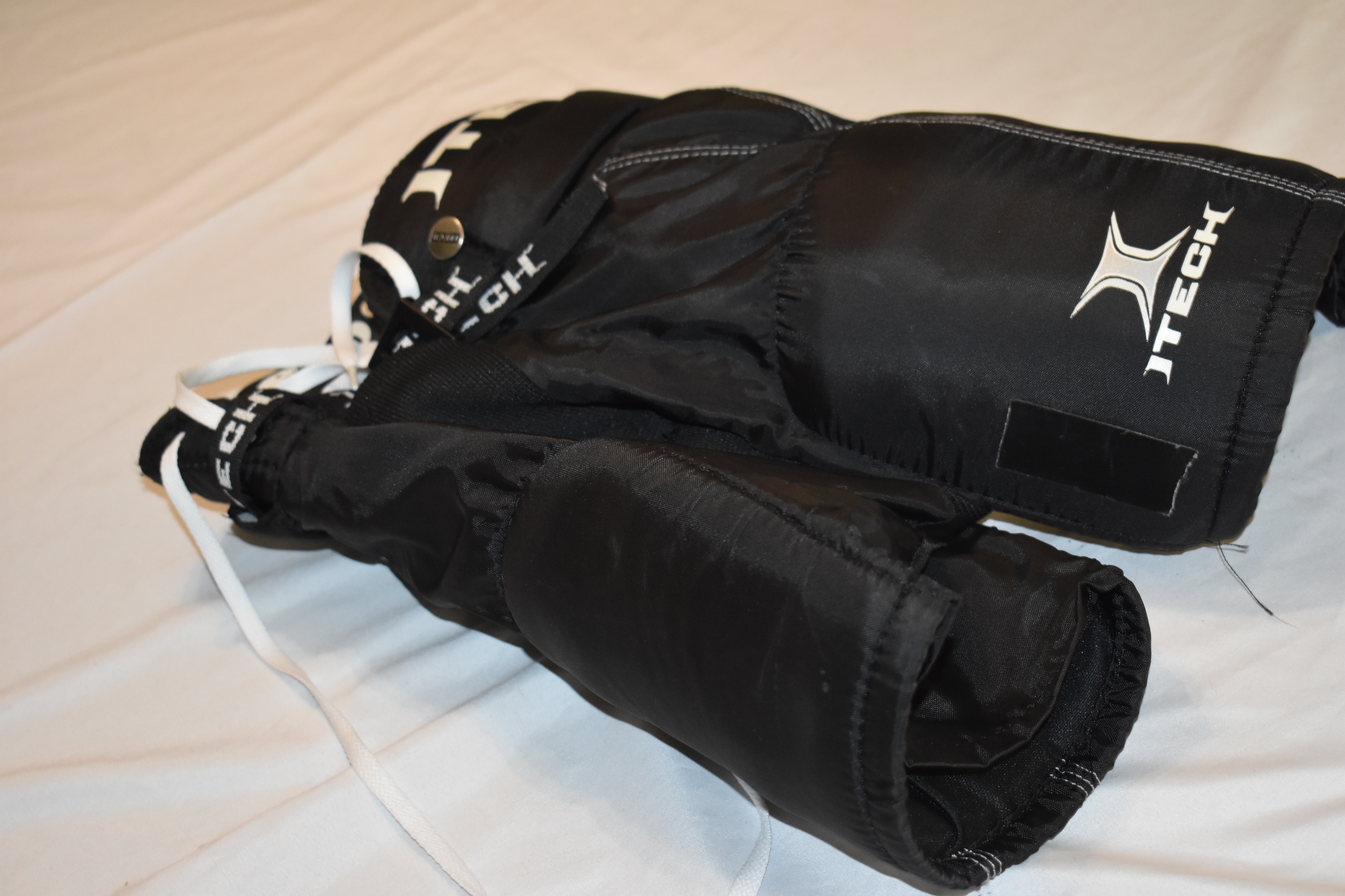 Itech HP 1000 Hockey Pants, Black, Small (20-22) - Great Condition!