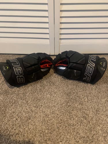 Bauer 14" Vapor X2.9 Gloves