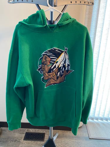 North Dakota Fighting Sioux XL Sweatshirt