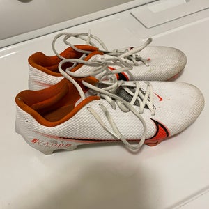 Syracuse football team issued game worn cleats Size 9.5