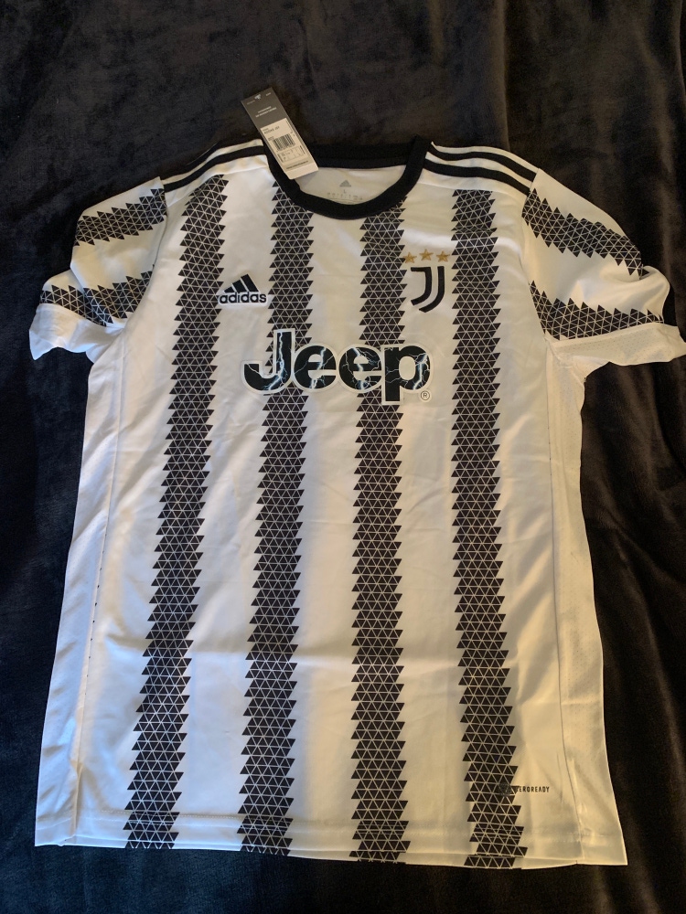 Adidas Juventus Chiesa jersey 2022-2023