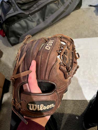 Used Right Hand Throw Wilson Infield A950 Baseball Glove 11.75"