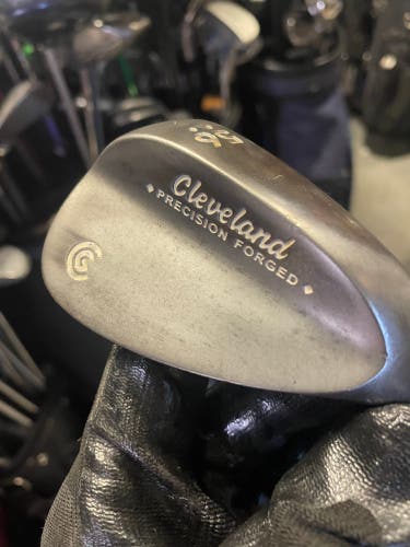 Cleveland Golf Wedge 56 Deg In Right Hand