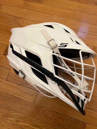 Player's Cascade S Helmet