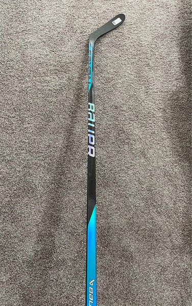 Senior Right Handed P28 Nexus Sync Hockey Stick
