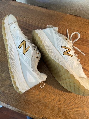 White Unisex Size 8.5 (Women's 9.5) New Balance Shoes
