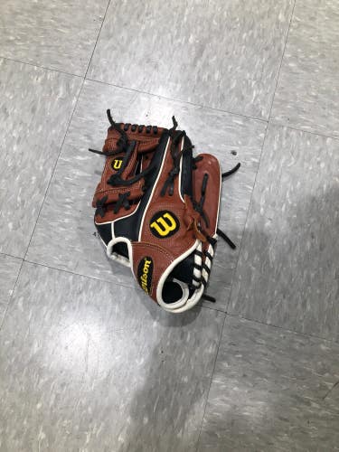 Used Wilson A500 Right Hand Throw Baseball Glove 11.5"