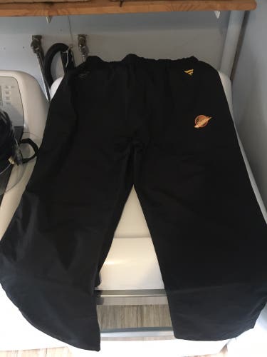 Vancouver Canucks team issued black skate track pants-new limited edition