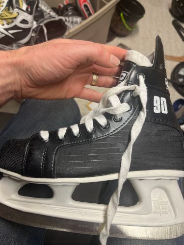 Senior CCM Size 5 Champion 90 Hockey Skates