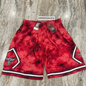 Mitchell & Ness Red NBA Chicago Bulls 1997-98 3M Galaxy Swingman Shorts Men’s Size Medium $110