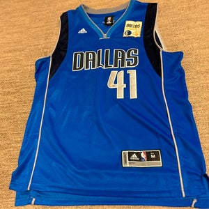 Authentic 2011 NBA Finals Dirk Nowitzki jersey with championship patch