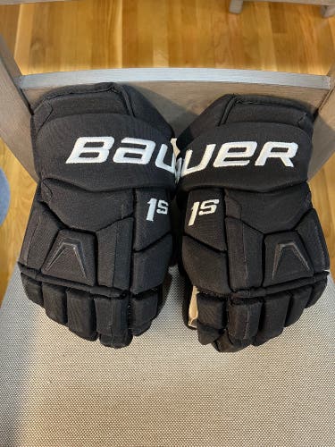Bauer Supreme 1S Black Gloves 14" Pro Stock