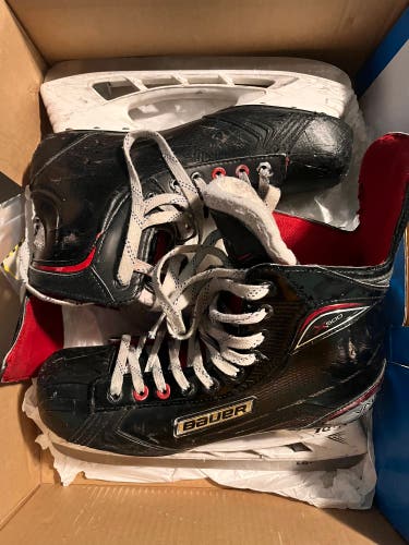 Size 9.5 Vapor X600 Hockey Skates Senior with LS+ Premium blades