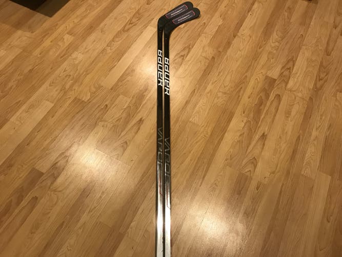 Senior New Right Handed Bauer Vapor Hyperlite Hockey Stick P92