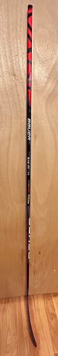 New Right Handed P28M Pro Stock Vapor FlyLite Hockey Stick