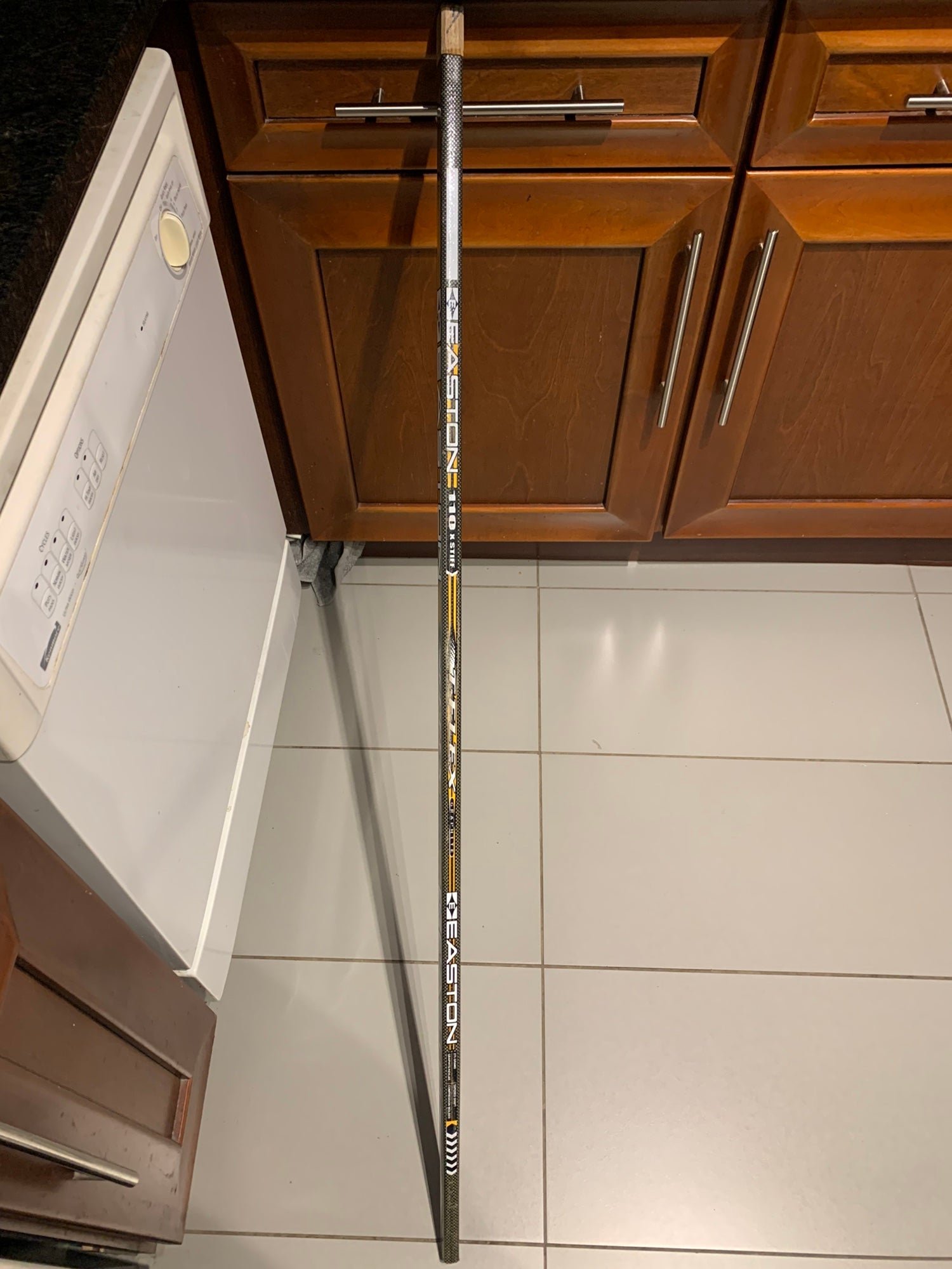 Vintage Easton H9009 Aluminum Ice Hockey Stick Black/silver