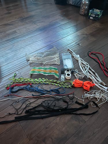 Lot of stringing supplies
