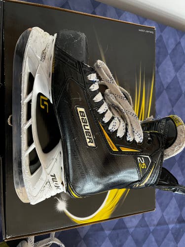 Senior Used Bauer Supreme 2S Hockey Skates Regular Width Size 8