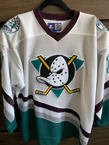 Starter Mighty Ducks of Anaheim Jersey w/ Paul Kariya Signature